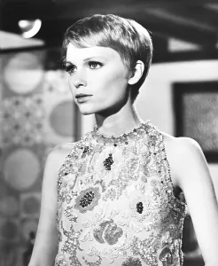Images Dated 21st June 2013: A DANDY IN ASPIC, Mia Farrow, 1968