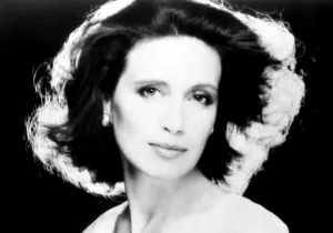 Steele Prints: Danielle Steel. Courtesy: CSU Archives / Everett Collection