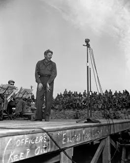 Movie Stars Prints: Danny Kaye, entertains 4, 000 occupation troops of the 5th Marine Division at Sasebo