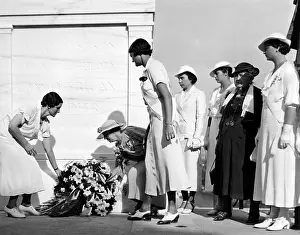 Waist Prints: Daughters of the American Revolution honor the Unknown Soldier of World War 1