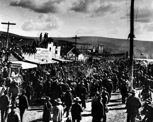 Crowds Prints: Dawson City, Canada, July 4, 1899. Courtesy: CSU Archives/Everett Collection