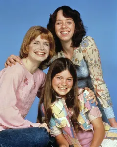 Valerie Prints: ONE DAY AT A TIME, Bonnie Franklin, Mackenzie Phillips, Valerie Bertinelli, 1975-84
