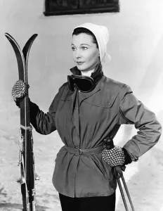 THE DEEP BLUE SEA, Vivien Leigh, 1955, TM & Copyright 20th Century Fox Film Corp./courtesy Everett Collection