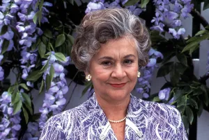 1990s Movies Prints: DENNIS THE MENACE, Joan Plowright, 1993, (c)Warner Bros./courtesy Everett Collection