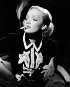 Images Dated 3rd May 2006: DESIRE, Marlene Dietrich, 1936