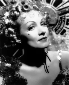 Images Dated 21st March 2014: DESTRY RIDES AGAIN, Marlene Dietrich, 1939