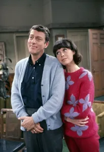 Mary Tyler Prints: THE DICK VAN DYKE SHOW, from left: Dick Van Dyke, Mary Tyler Moore, 1961-66