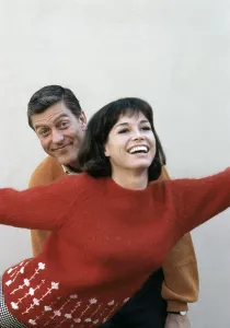 Mary Tyler Prints: THE DICK VAN DYKE SHOW, from left: Dick Van Dyke, Mary Tyler Moore, (1966), 1961-1966