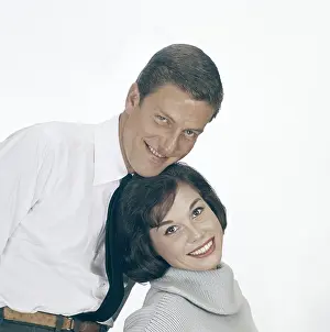 1960s Tv Prints: THE DICK VAN DYKE SHOW, from left: Dick Van Dyke, Mary Tyler Moore, (1961), 1961-1966