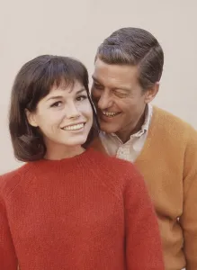 Mary Tyler Prints: THE DICK VAN DYKE SHOW, from left: Mary Tyler Moore, Dick Van Dyke, (1966), 1961-1966