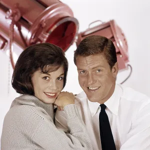 Mary Tyler Prints: THE DICK VAN DYKE SHOW, from left, Mary Tyler Moore, Dick Van Dyke, 1961-66 (1961 photo)