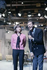 Mary Tyler Prints: THE DICK VAN DYKE SHOW, from left: Mary Tyler Moore, Dick Van Dyke, (1965), 1961-1966