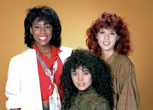 Lisa Prints: A DIFFERENT WORLD, (from left): Dawnn Lewis, Lisa Bonet, Marisa Tomei, (Season 1), 1987-93