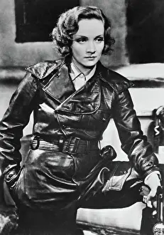 Images Dated 17th December 2018: DISHONORED, Marlene Dietrich, 1931