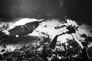 1999 Prints: DIVING SAUCER, and underseas exploration vehicle designed and built by Capt