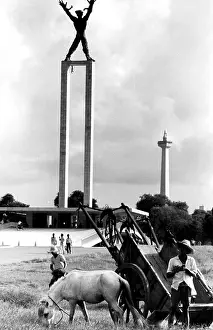 Cart Prints: Two of Djakarta's expensive symbols: The Figure Breaking Chains