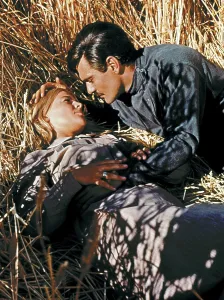 Lying Down Prints: DOCTOR ZHIVAGO, Julie Christie, Omar Sharif, 1965
