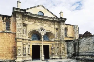 DOMINICAN Rep.. DISTRITO NACIONAL. Santo Domingo. Cathedral of Santa Mara la Menor (1521-1541). AISA/Everett Collection**US SALES ONLY**