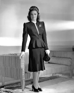Publicity Prints: Donna Reed, 1943