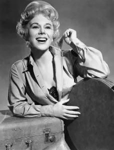 Images Dated 26th January 2009: DON'T GO NEAR THE WATER, Eva Gabor, 1957