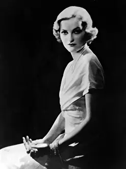 Duke Prints: Doris Duke, February 13, 1935.. Courtesy: CSU Archives / Everett Collection