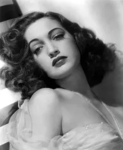 Glamour Prints: DOROTHY LAMOUR, Paramount Pictures, 1943