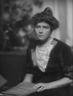 Lace Prints: Dorothy Parker at age 19, in a 1912 portrait by society photographer Arnold Genthe