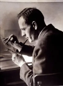 Edwin Prints: DR. EDWIN HUBBLE c.1929. Courtesy: CSU Archives / Everett Collection