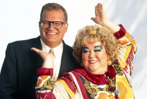 Kathy Prints: THE DREW CAREY SHOW, from left: Drew Carey, Kathy Kinney, 1995-2004