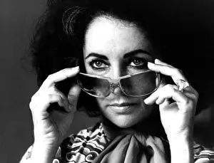 Jsx 65 Prints: THE DRIVER'S SEAT, (aka IDENTIKIT), Elizabeth Taylor, 1974