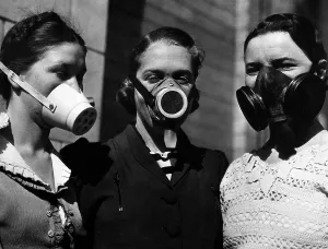 Images Dated 8th March 2007: Dust masks worn during the Dust Bowl, 1936. Courtesy: CSU Archives/Everett Collection