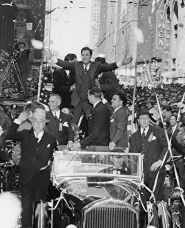 Excitement Prints: An ecstatic Wendell Willkie receives the cheers of 40