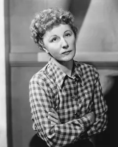 Images Dated 10th March 2014: EDGE OF DARKNESS, Judith Anderson, 1943