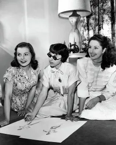 Elliot Prints: EDITH HEAD (center), with actresses Laura Elliot (l) and Virginia O'Brien (r)