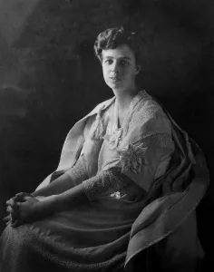 Lcgr1305 Prints: Eleanor Roosevelt in 1915 when she was thirty and the mother of four. (BSLOC_2013_6_31)