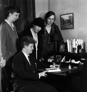 Caroline Prints: Eleanor Roosevelt and other political women who published the Women's Democratic News