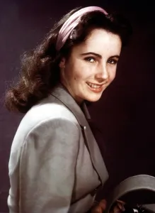 Brunette Prints: Elizabeth Taylor