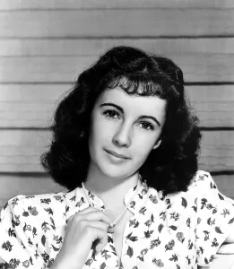 Short Bangs Prints: Elizabeth Taylor, ca. 1945