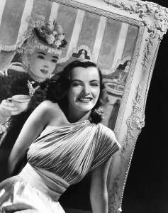 Images Dated 24th December 2015: Ella Raines, 1943