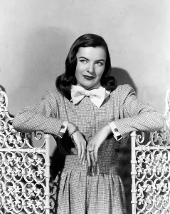 Bow Tie Prints: Ella Raines, 1946