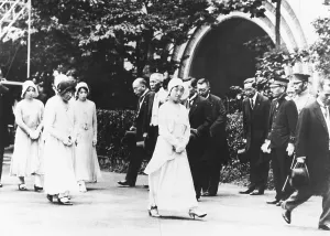Tokyo Prints: Empress Nagoto of Japan, visited downtown Tokyo