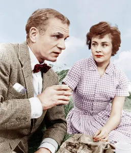 Beverage Prints: THE ENTERTAINER, from left: Laurence Olivier, Joan Plowright, 1960