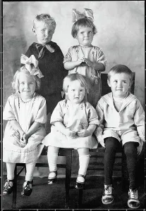 Siblings Prints: EV1168 - KIDS. Courtesy: CSU Archives / Everett Collection