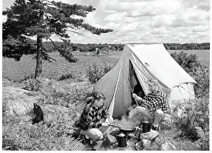 Activities Prints: EV1276 - CAMPGROUND. Courtesy: CSU Archives / Everett Collection