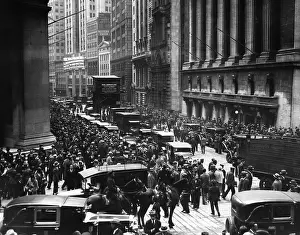 History Prints: EV1804 - Mounted police patroling the crowds at Wall Street and Broad Street on Black Thursday