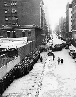 Police Prints: EV1807 - Men on a bread line at the Municipal Loding House in New York City