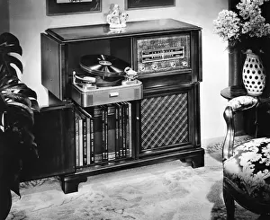 History Prints: EV1897 - Philco Radio phonograph with AM and FM radio and turntable