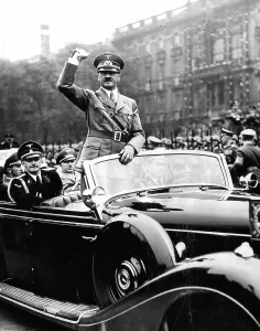 Catalog Images Prints: EV1947 - Adolph Hitler acknowledges cheers of the crowd as he left the Berlin Lustgarten