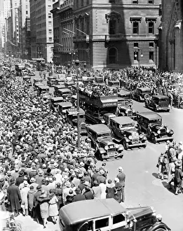 Street Prints: EV2096 - EASTER SUNDAY. Courtesy: CSU Archives / Everett Collection