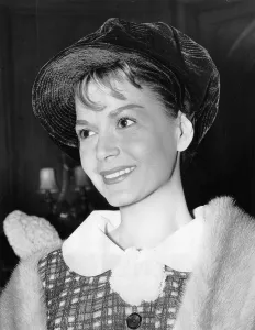 Images Dated 9th October 2008: Eva Bartok, in London, summer 1959